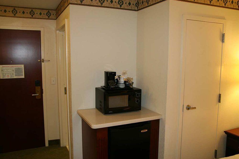 Hampton Inn Cornelia Habitación foto