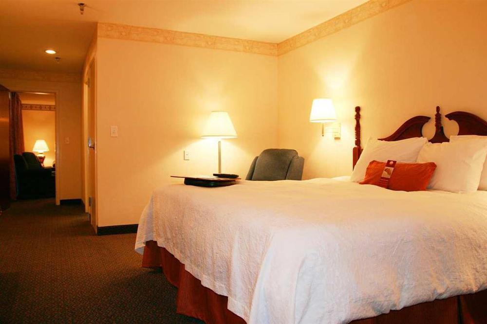 Hampton Inn Cornelia Habitación foto
