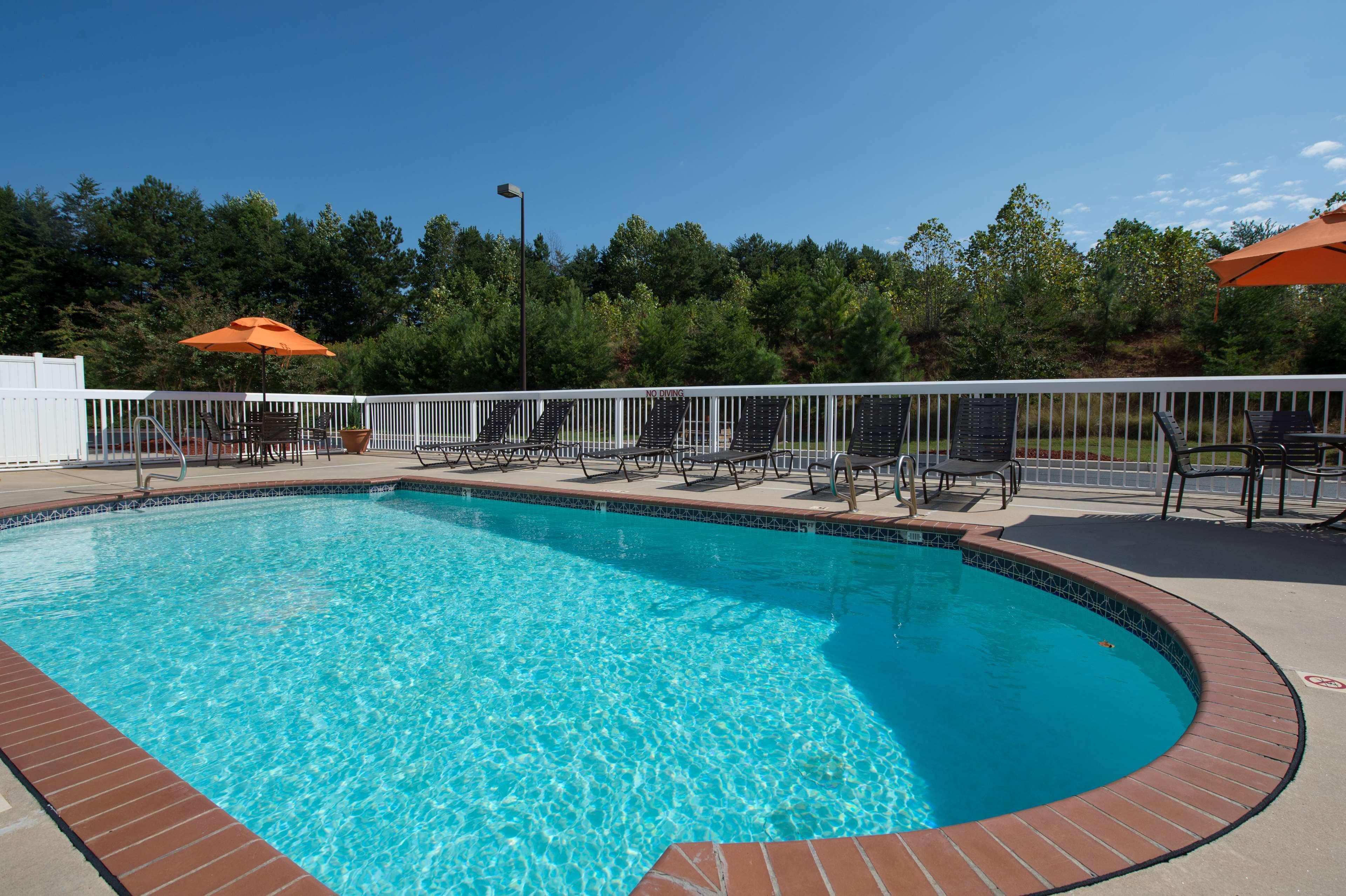 Hampton Inn Cornelia Exterior foto