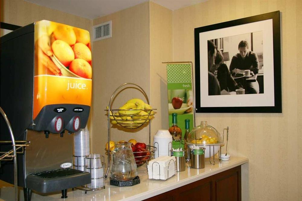 Hampton Inn Cornelia Restaurante foto
