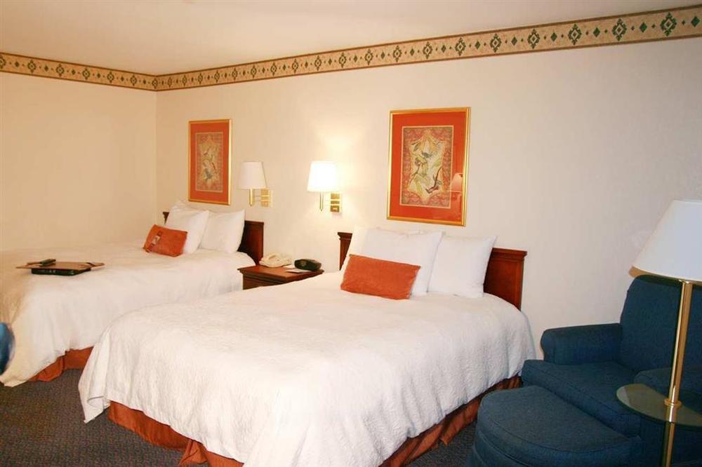 Hampton Inn Cornelia Habitación foto